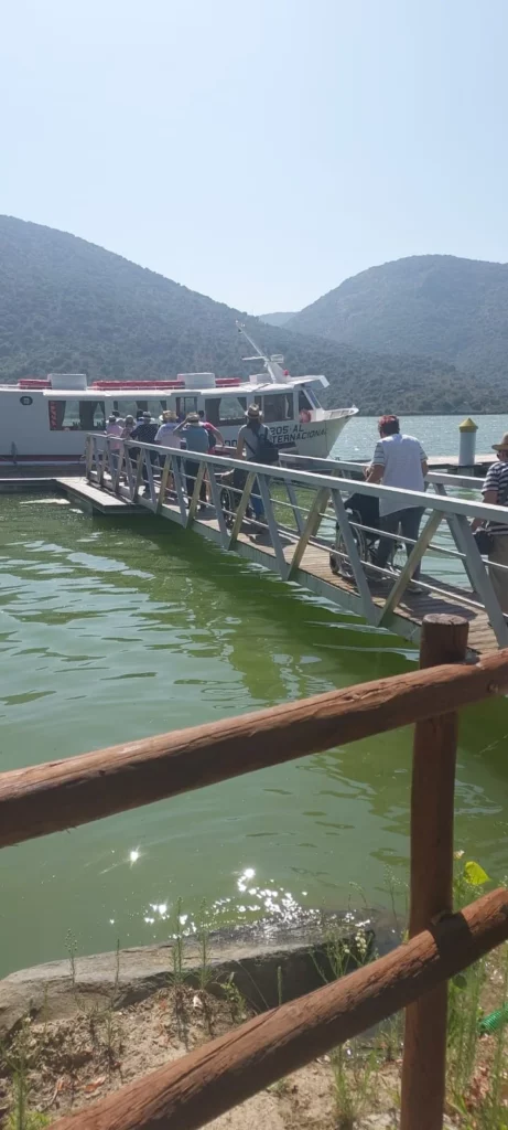 Passeio de barco na Congida 17